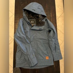 Oakley skiing/snowboarding jacket